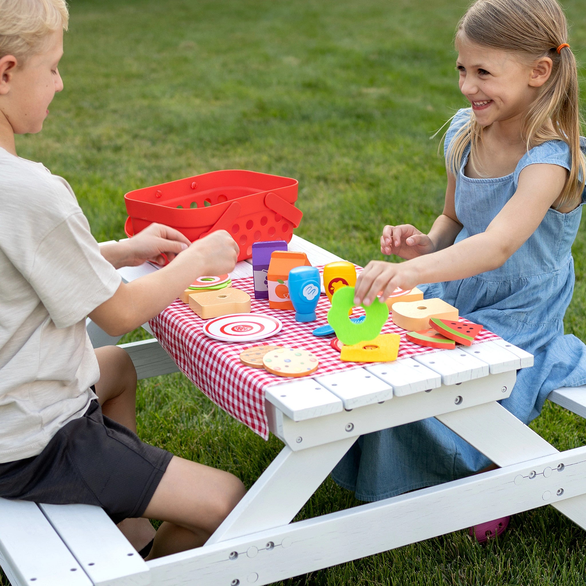Fat Brain Pretendables Picnic Basket Set