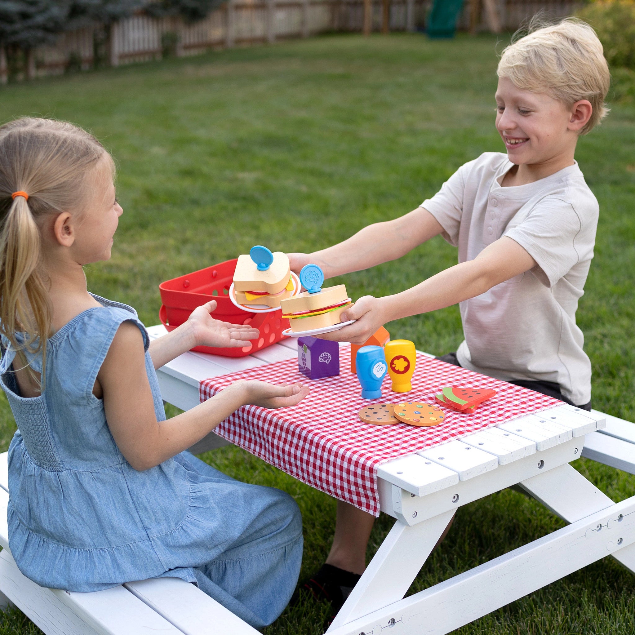 Fat Brain Pretendables Picnic Basket Set