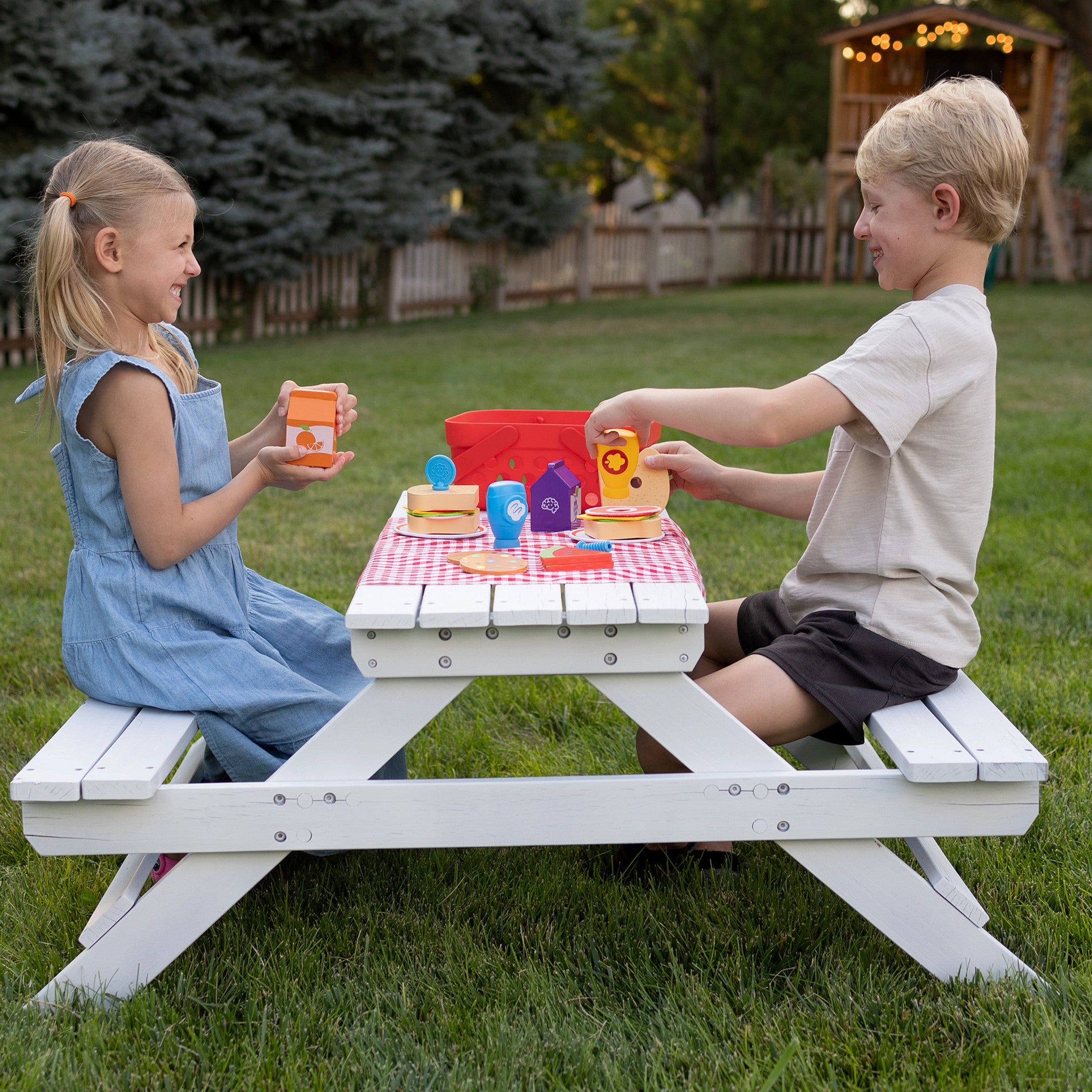 Fat Brain Pretendables Picnic Basket Set