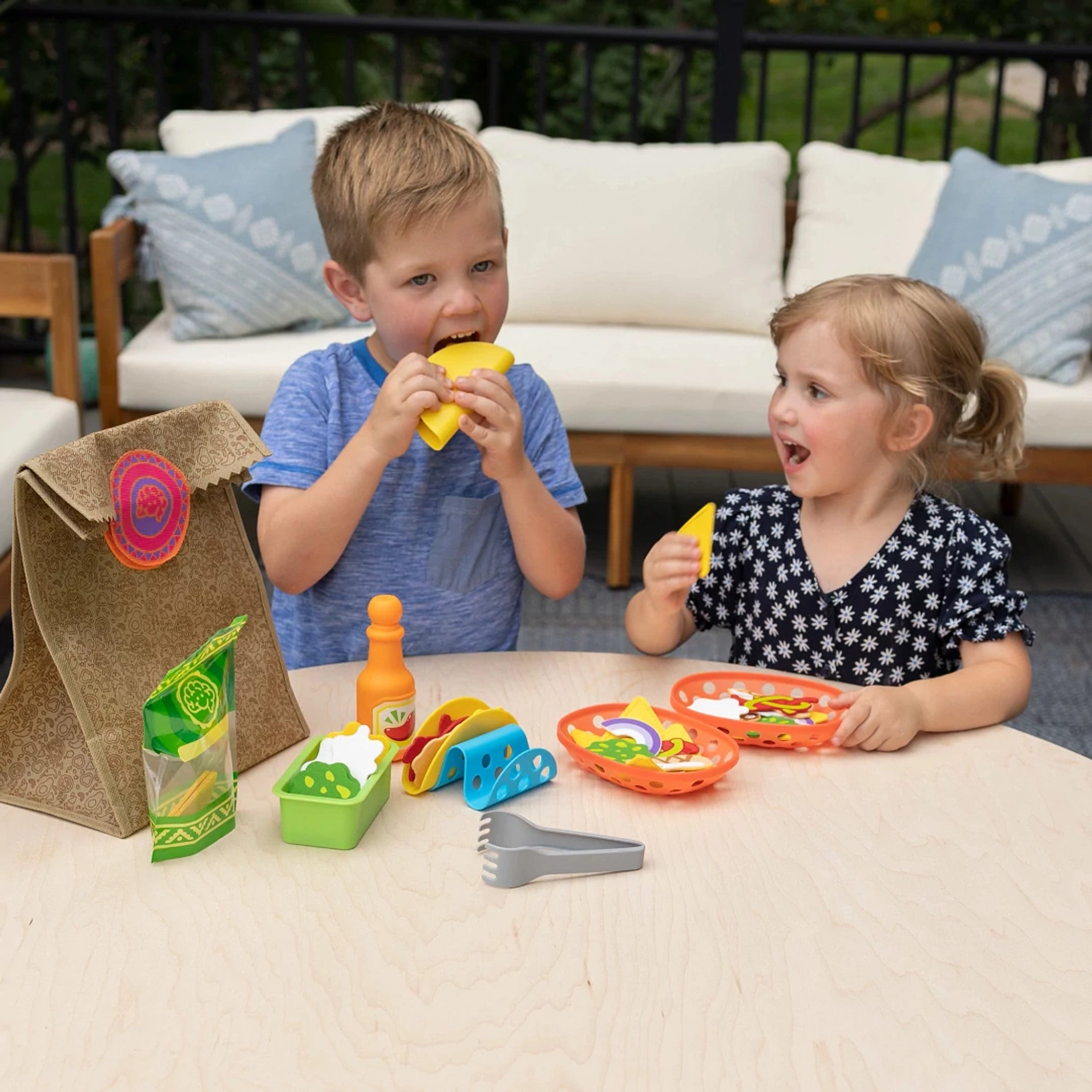 Fat Brain Pretendables Nacho Set
