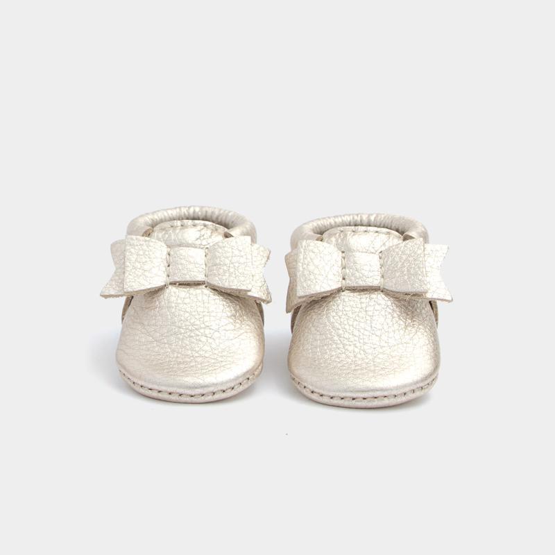 Freshly Picked Newborn Bow Moccasin - Platinum