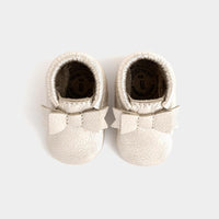 Freshly Picked Newborn Bow Moccasin - Platinum
