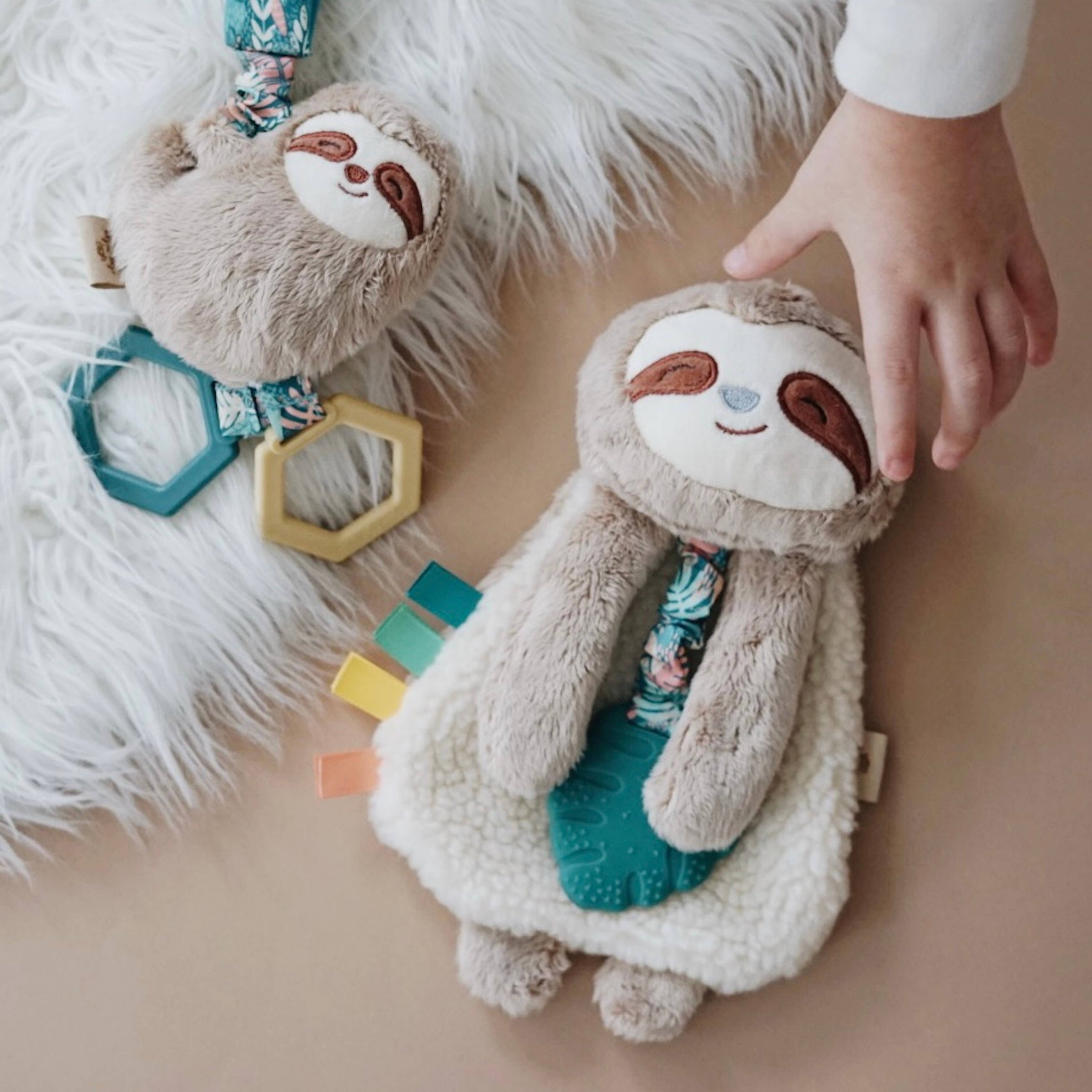 Itzy Ritzy - Itzy Friends Lovey™ Plush