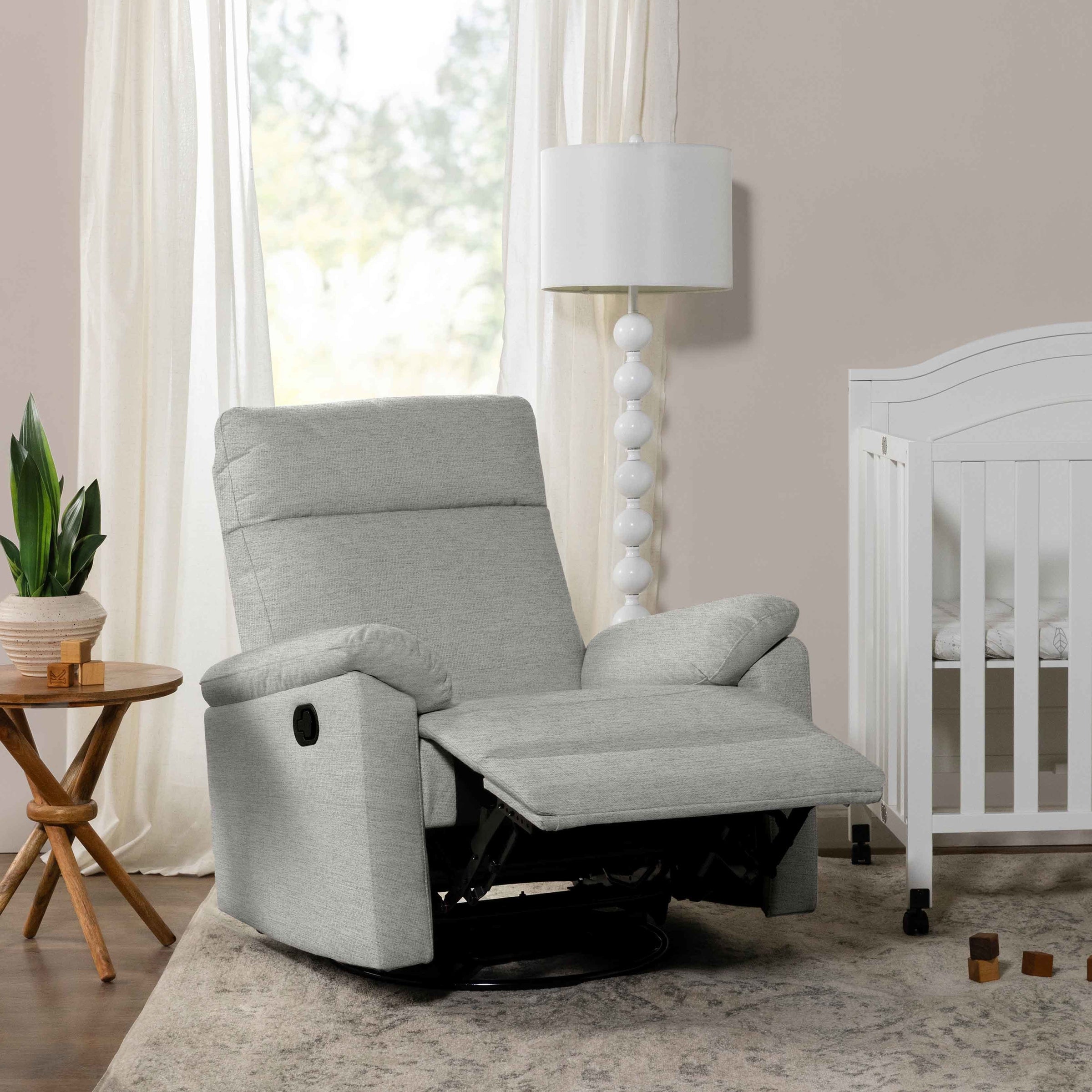 DaVinci Suzy Recliner and Swivel Glider