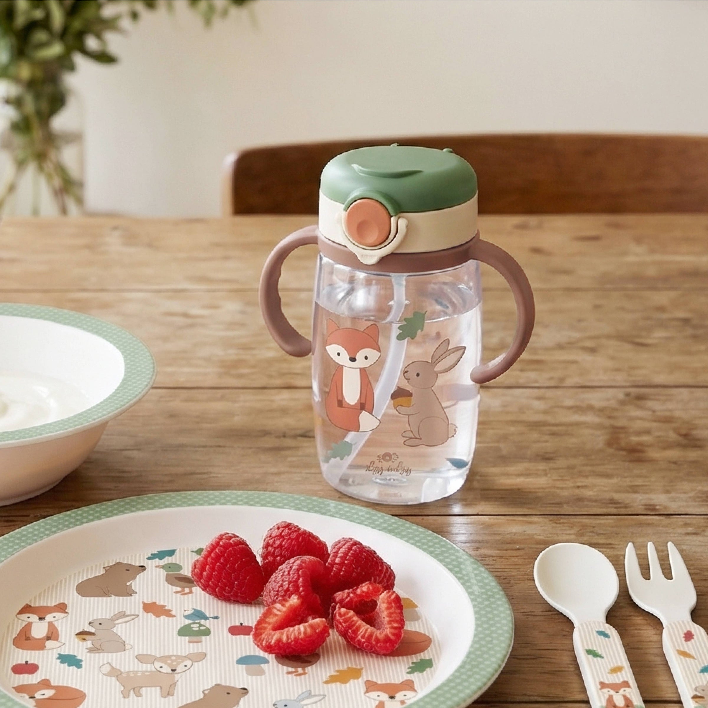 Itzy Ritzy -  Itzy Sips™ - Straw Cup With Snap-Close Lid