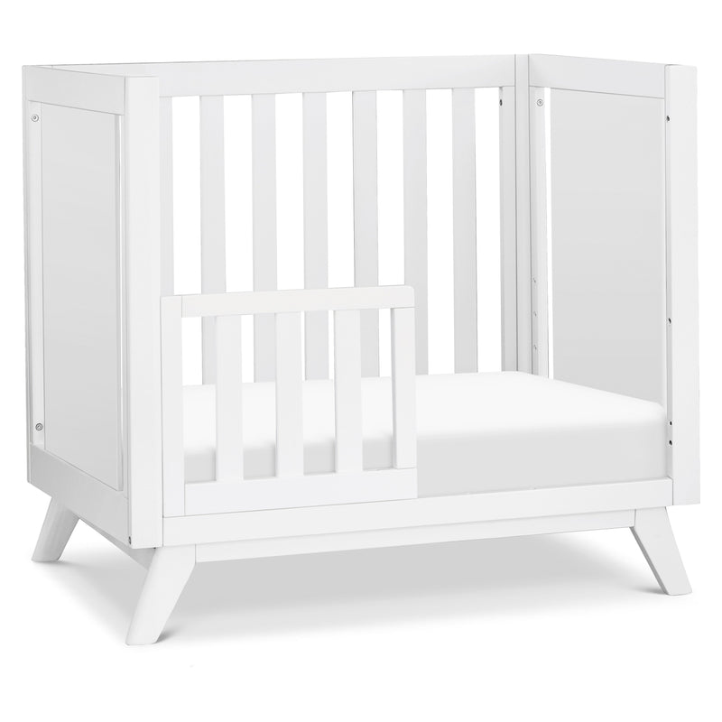 DaVinci Otto 3-in-1 Convertible Mini Crib with 4" Mattress