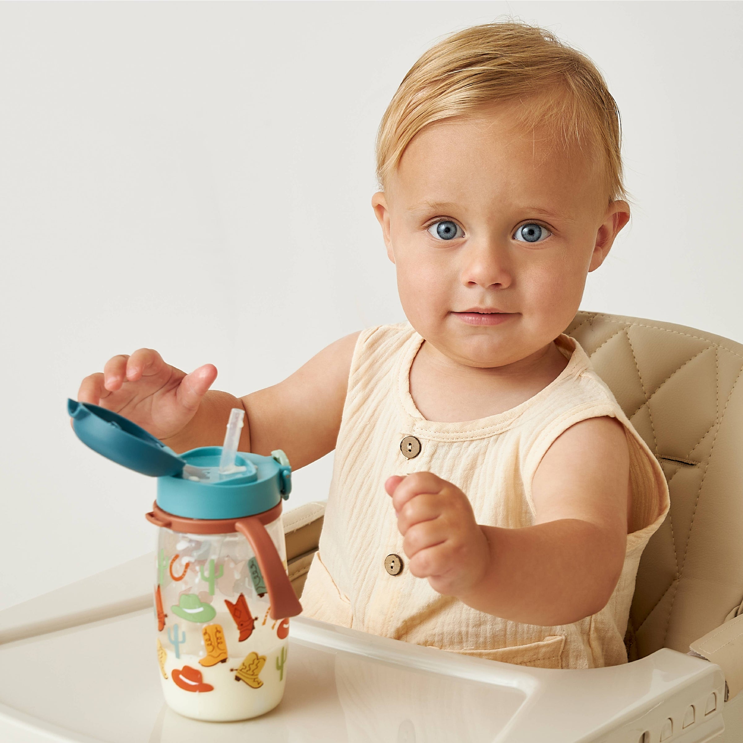 Itzy Ritzy -  Itzy Sips™ - Straw Cup With Snap-Close Lid