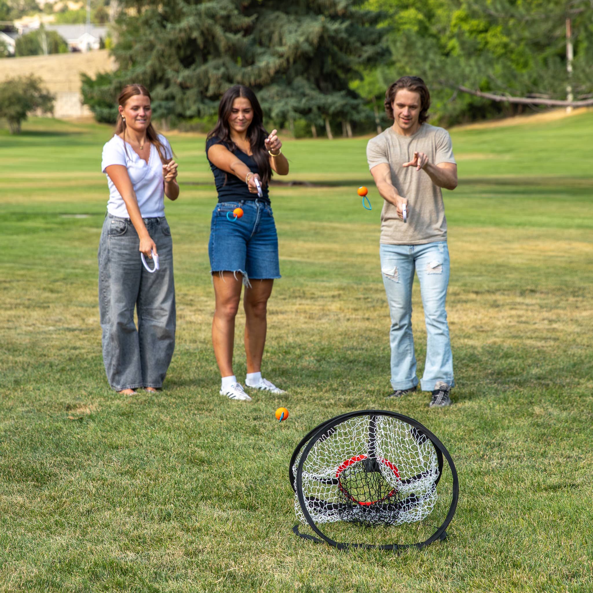 The Good Game Company - Djubi Dartball - Test your accuracy!