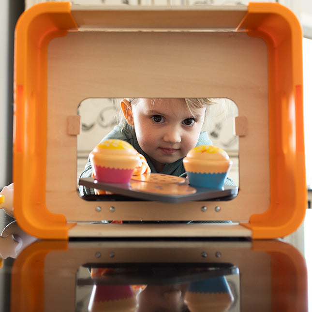 Fat Brain Toys Pretendables Bakery Set