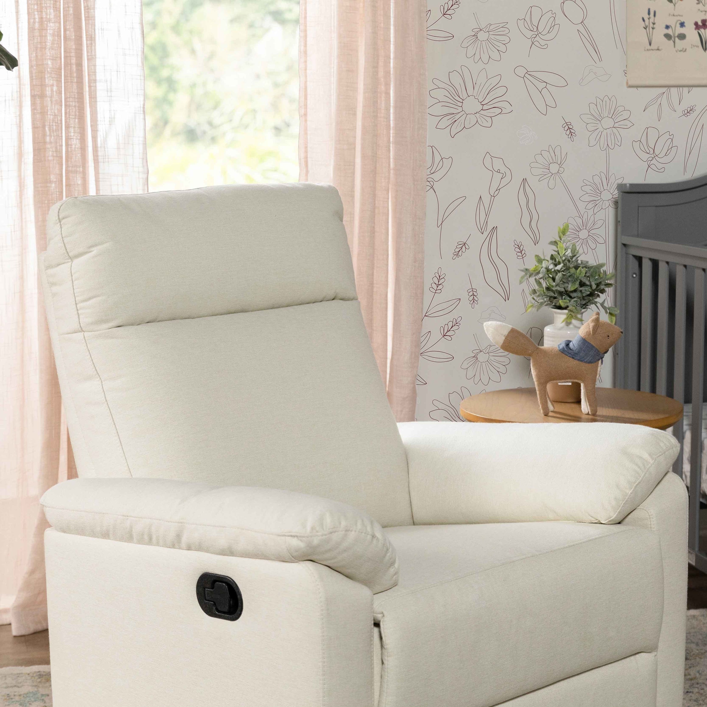 DaVinci Suzy Recliner and Swivel Glider