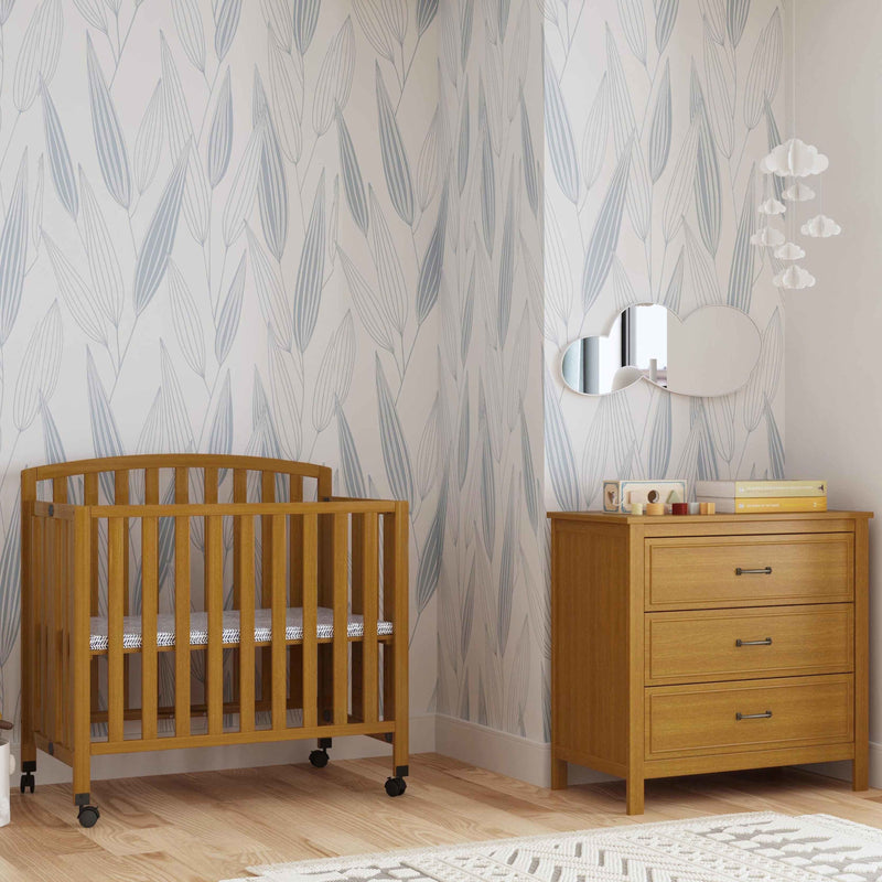 DaVinci Dylan Folding Portable 3-in-1 Mini Crib