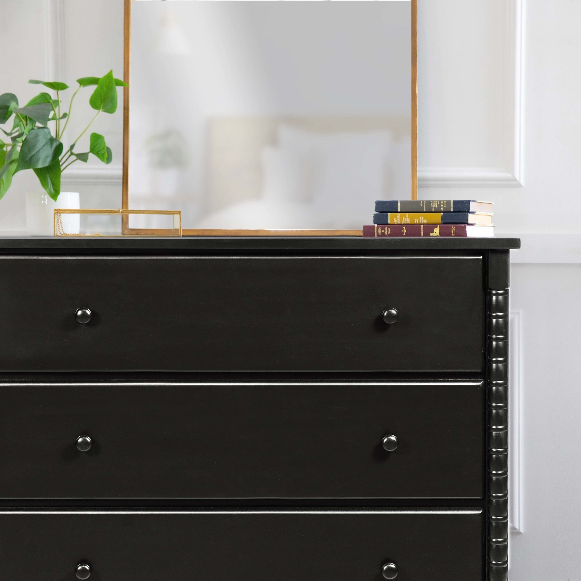 DaVinci Jenny Lind Spindle 3-Drawer Dresser
