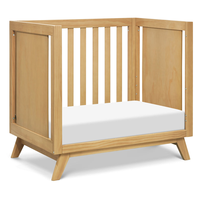 DaVinci Otto 3-in-1 Convertible Mini Crib with 4" Mattress
