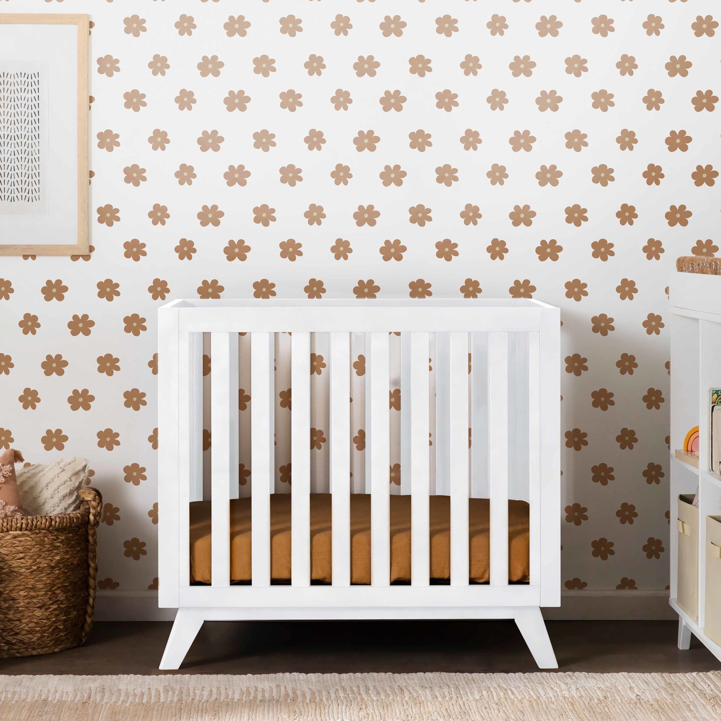 DaVinci Otto 3-in-1 Convertible Mini Crib with 4" Mattress