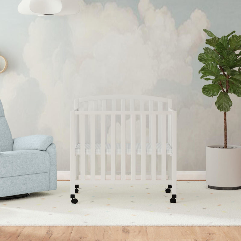 DaVinci Dylan Folding Portable 3-in-1 Mini Crib