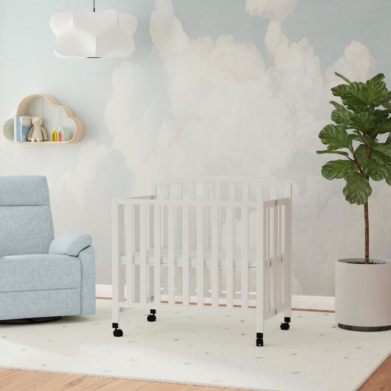 DaVinci Dylan Folding Portable 3-in-1 Mini Crib