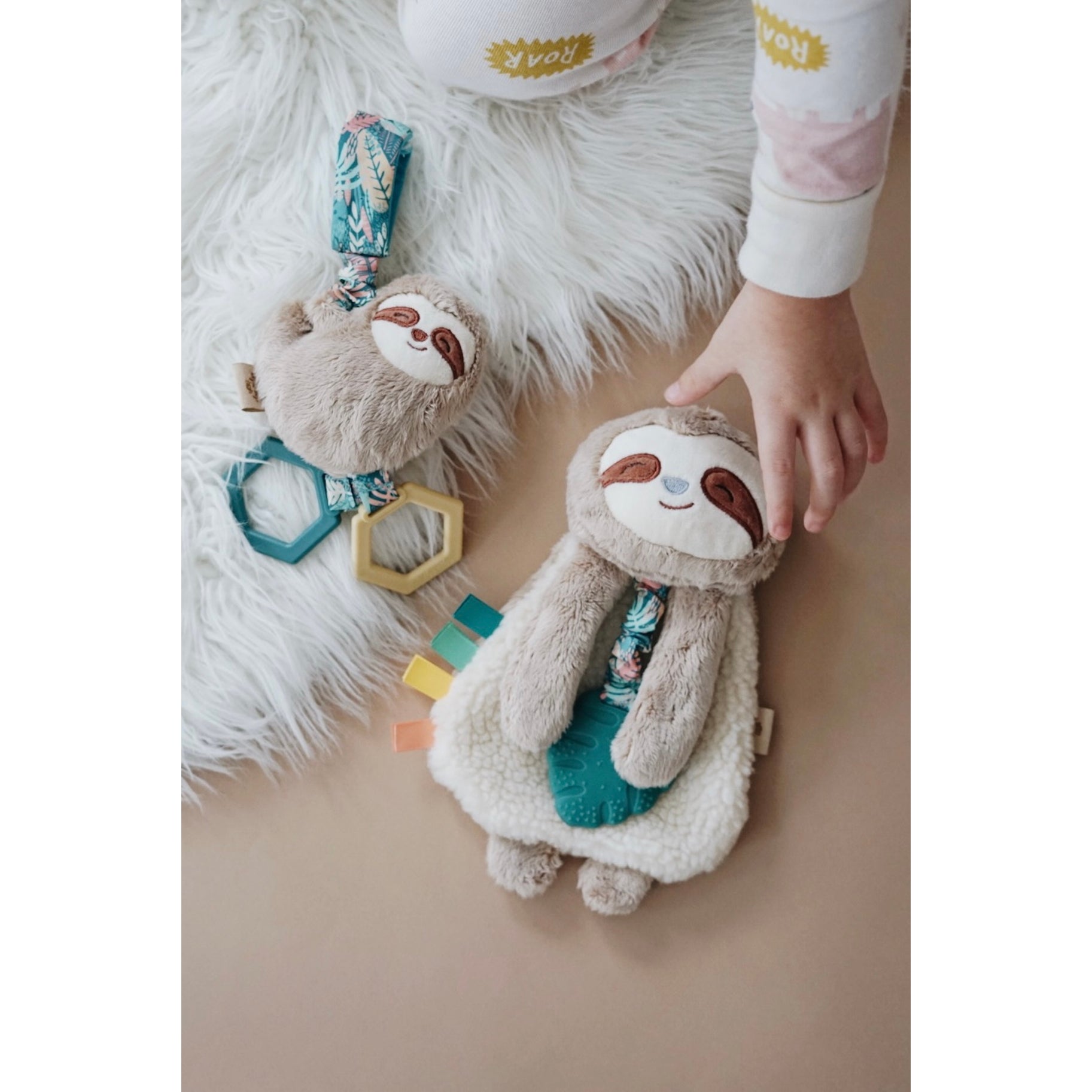 Itzy Ritzy Jingle Sloth Attachable Travel Toy
