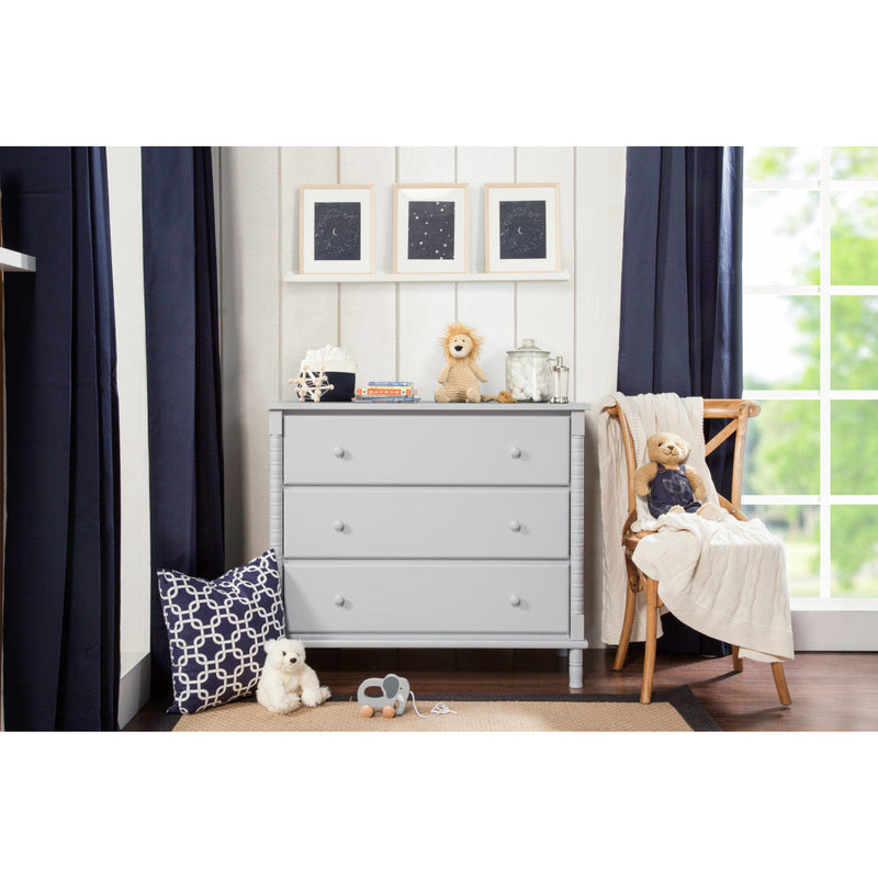 DaVinci Jenny Lind Spindle 3-Drawer Dresser