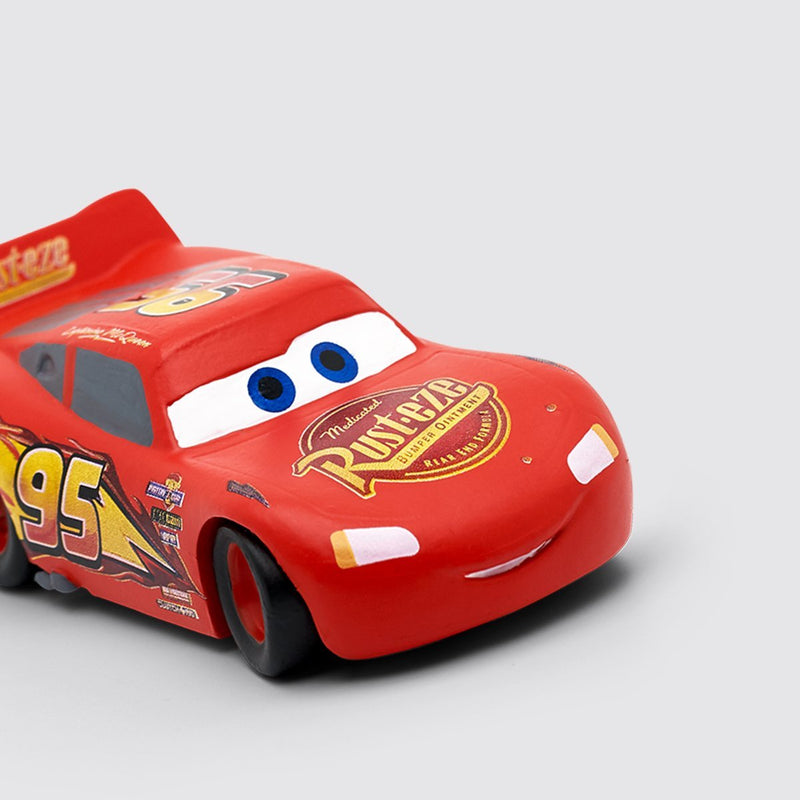 Meet the Cars 3 Lightning McQueen toy racer